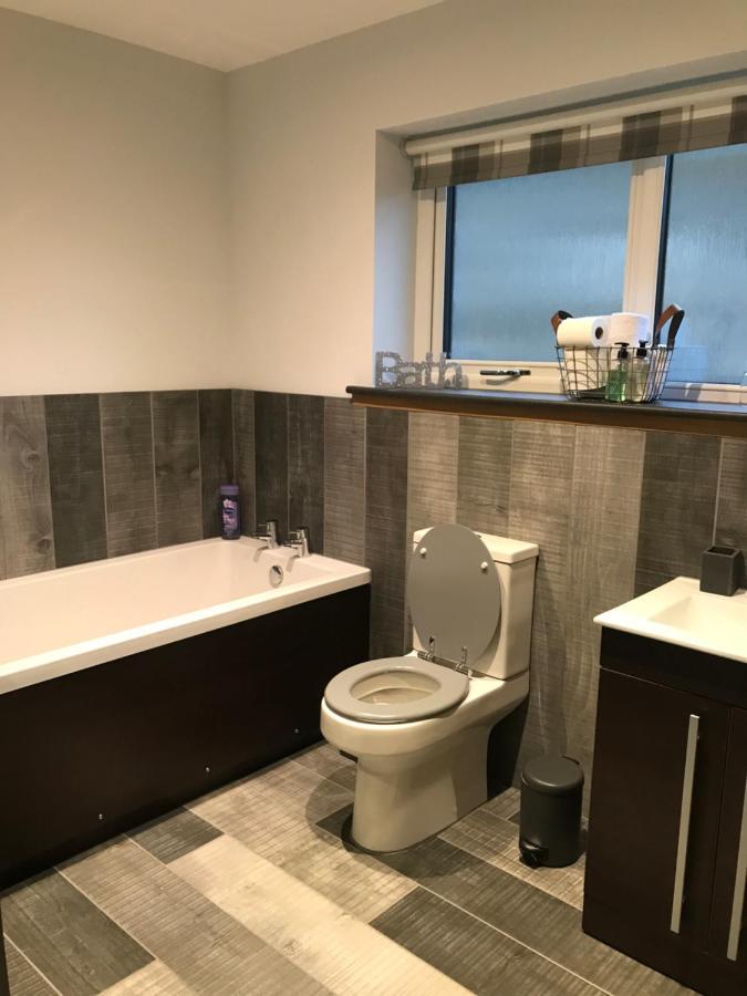 Villa The Bridge Self Catering Kilmaluag Esterno foto